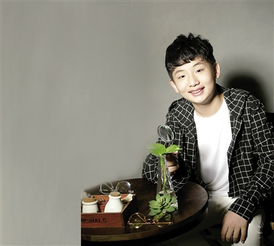 "小皮球"杨嘉华的剧照和生活照