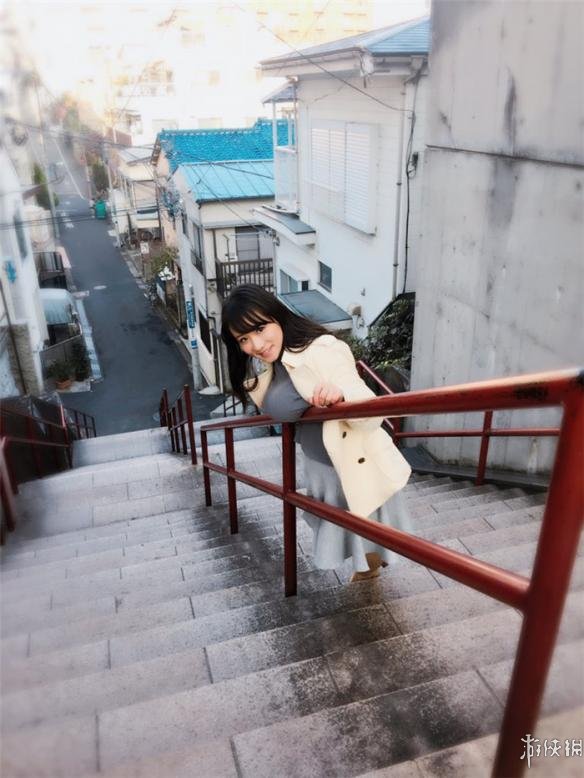 日本j杯女神花样玩转cos胸夹大刀让众人拜服