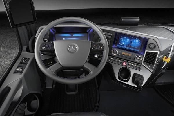 特斯拉将发布电动半挂重卡！