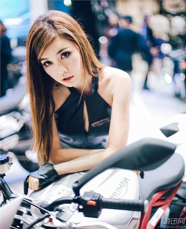 "泰国最受欢迎车模"海量美照!逆天身材实在太hot(图)