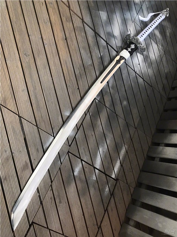 玩家打造尼尔机械纪元2b武器刀身修长完美还原