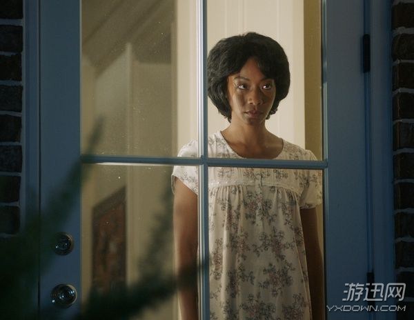 饰)和他的白人女朋友露丝(艾莉森·威廉姆斯饰)相处到了见父母的阶段