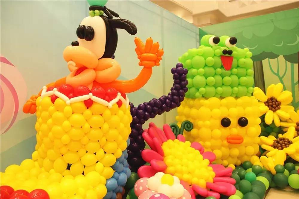 今天这个巨型气球已经在江门炸开了您还不知道就真的out了