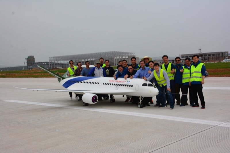 中国商飞新一代气动布局 "灵雀b"验证机首飞成功