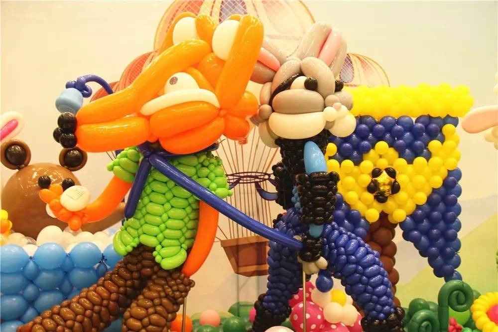 今天这个巨型气球已经在江门炸开了您还不知道就真的out了