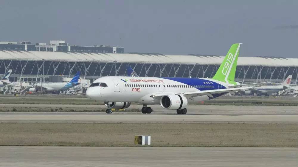 c919国产大飞机完成两次"高抬腿"试验