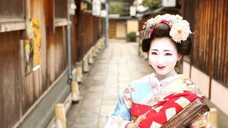 是“艺伎”而非“艺妓”，现存已不足两百人 |日本文化|艺伎|艺妓|不足_新浪新闻