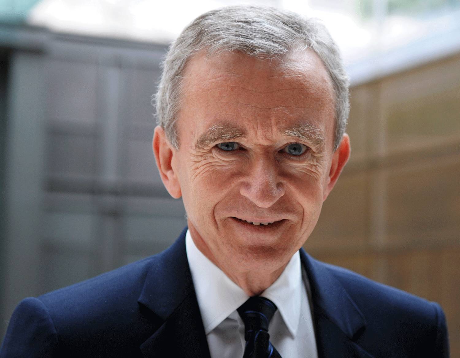 杜绍斐:dior被卖131亿美元?因为玩输了"斗地主"