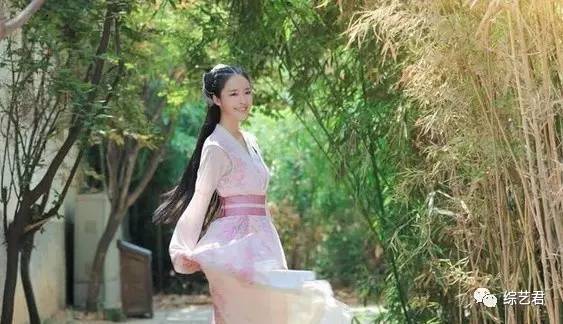 一踩一捧?芒果台女主持上位堪比宫斗戏!