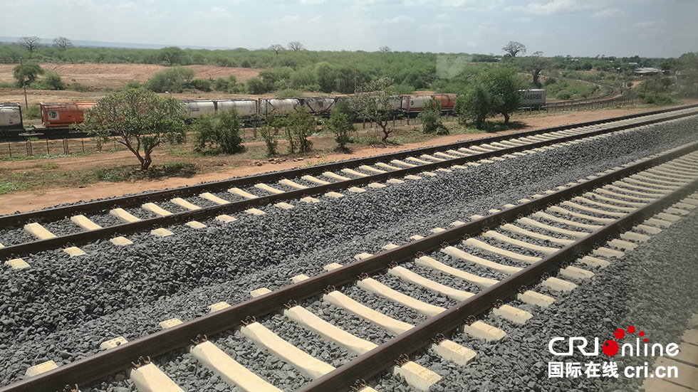 中企承建肯尼亚"世纪铁路"将通车 沿线小镇面貌日新月异