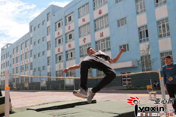 新疆沙湾三中举办第四届民族团结一家亲师生运动会