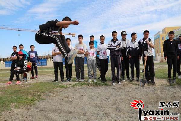 新疆沙湾三中举办第四届民族团结一家亲师生运动会
