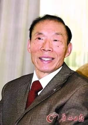 香港回归谈判:老外交官回忆香港回归:为了2秒钟 我谈判了16轮 △安文彬