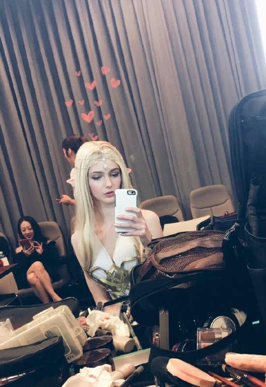 cos=化妆 后期?这位17岁妹子靠的种族天赋