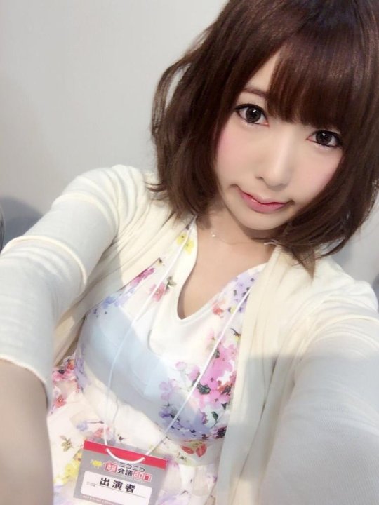 波多野结衣老师现身漫展 日本宅男争相合影