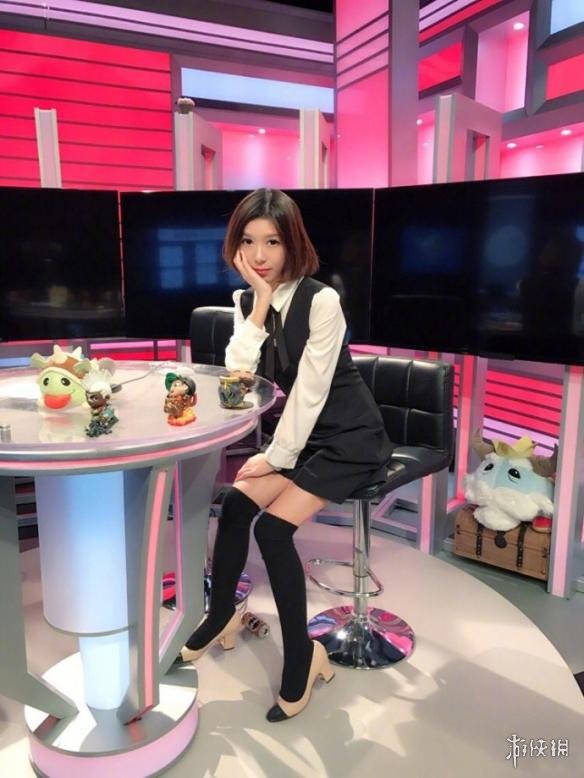 玩家心中电竞圈九大女神 明明可以靠脸吃饭偏要靠才华_八卦趣闻_新浪