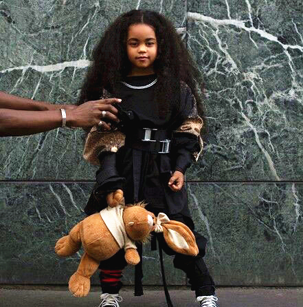 女孩在小时候都会留起可爱的妹妹头——但比利时女孩露61曼吉(lou