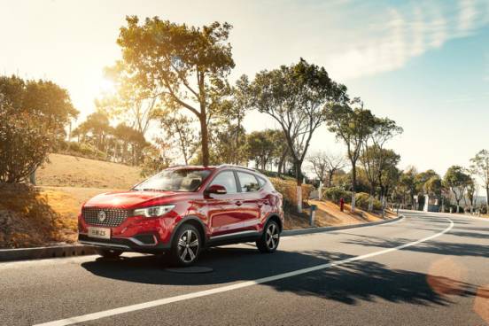 买什么车才不会OUT？老司机都推荐互联网汽车