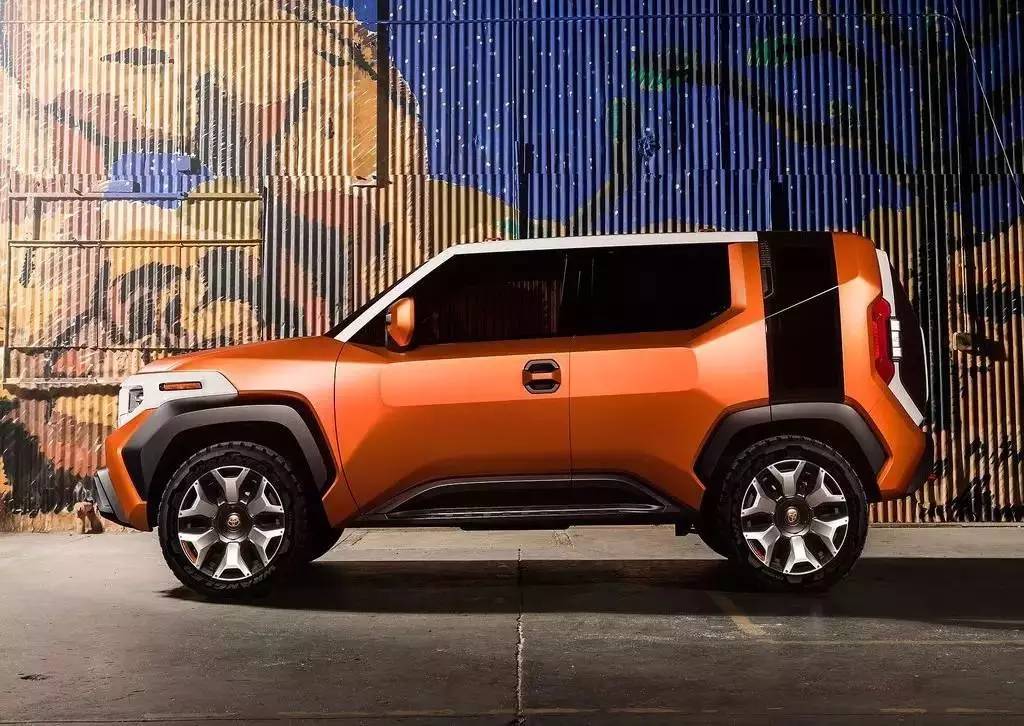 开着这款越野车，感觉自己变成了一个孩子