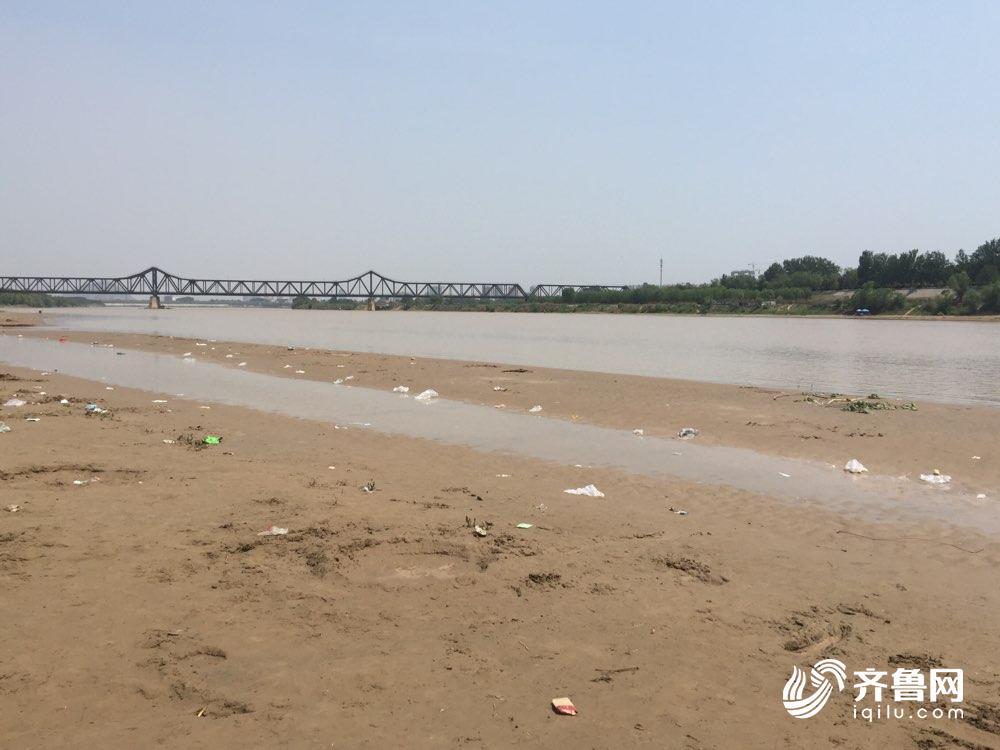 五一过后 黄河滩上遍地垃圾 河务局:执法有权限 很无奈!