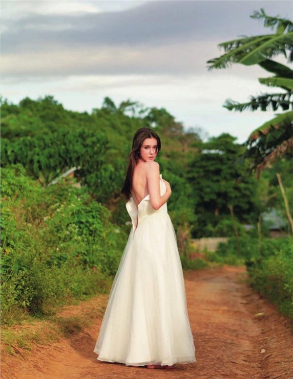 混血名模瑞莎甜美写真欣赏妹纸一笑屏幕都颤抖了