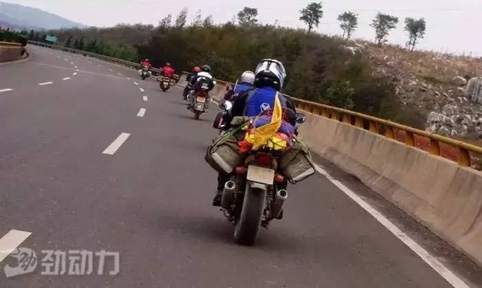 骑摩托车上高速  其实就那点事儿