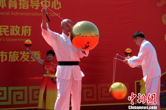 中外近5000空竹达人共赴 “保定国际空竹艺术节”|空竹|保定|艺术节_新浪新闻