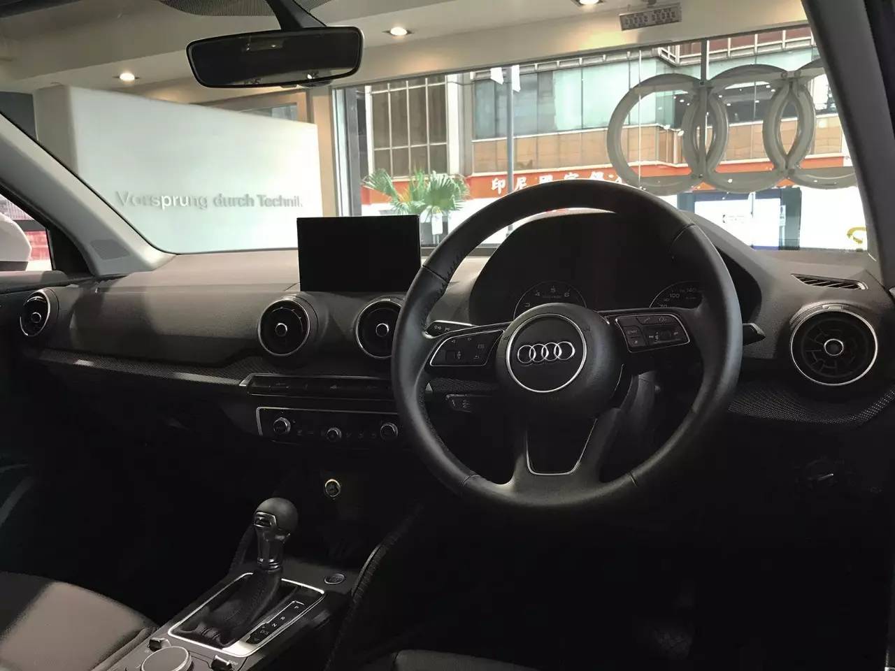 别以为跳票了上海车展我就找不到你——奥迪Q2