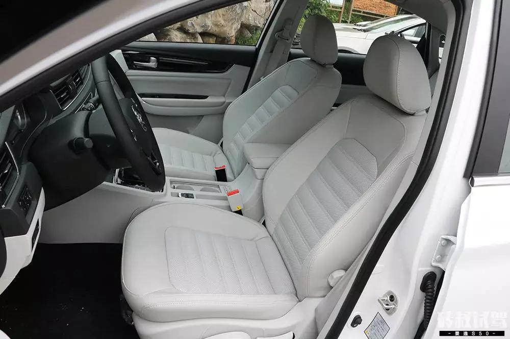 10万买自动挡顶配，又一高性价比国产轿车新鲜上市！