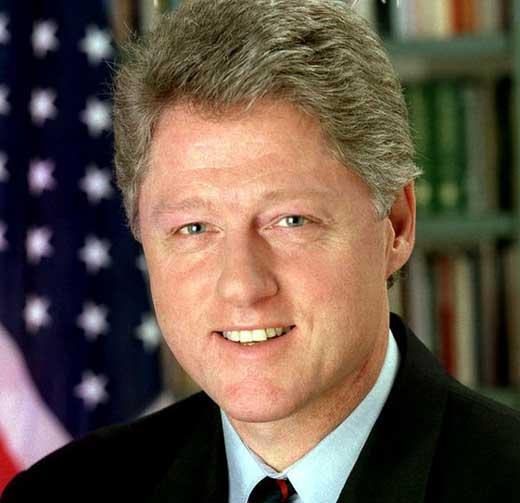 克林顿要写"白宫悬疑小说" 网友:言情更适合