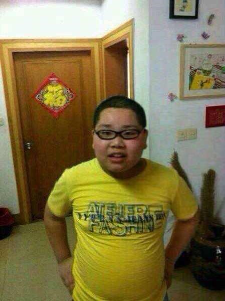 电竞大神及明星的童年照原来pdd从小就那么骚