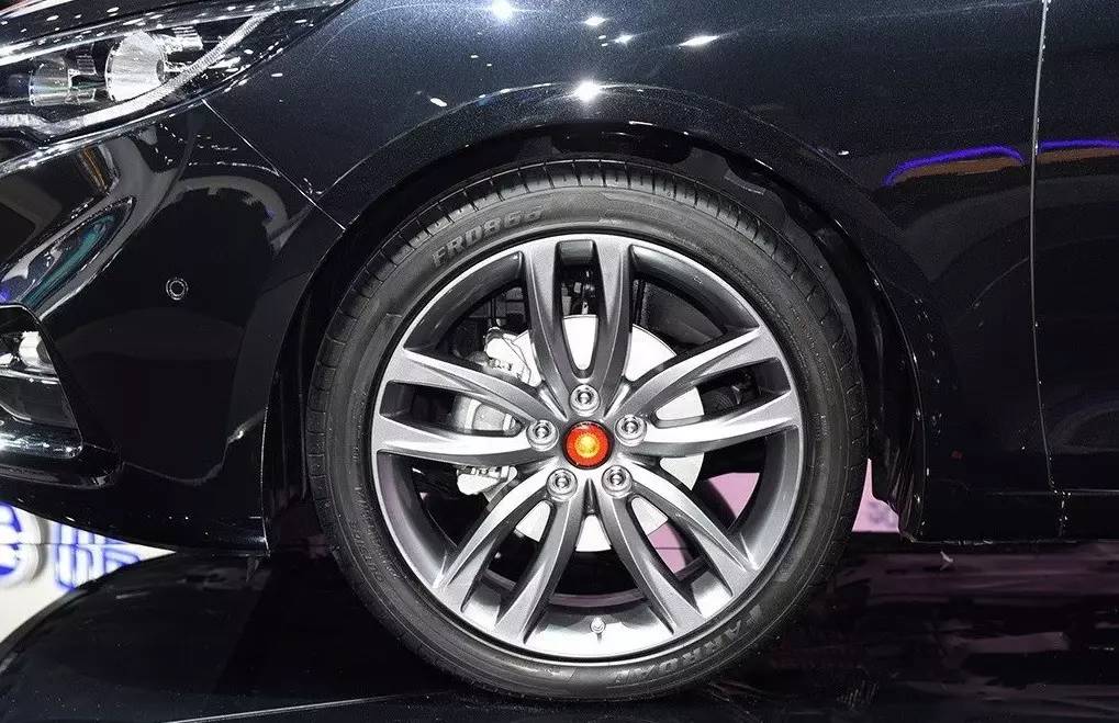 只有众泰会模仿？这款车青出于蓝，平民车和豪车都不放过