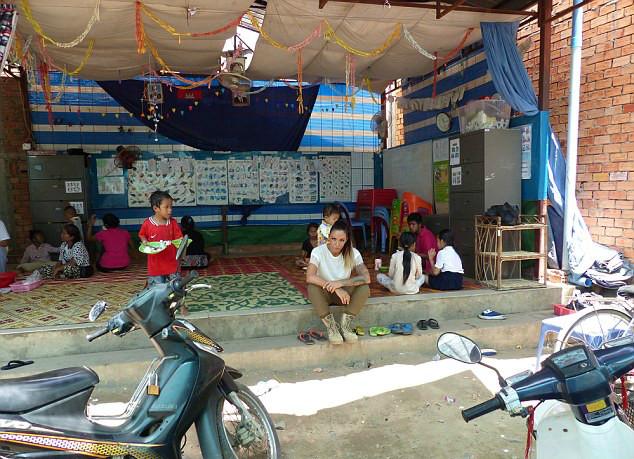 柬埔寨的女孩儿被卖红灯区,只因家中欠下高利贷