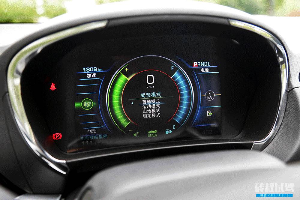 这款刚刚上市的新车，开一个月都不用加油