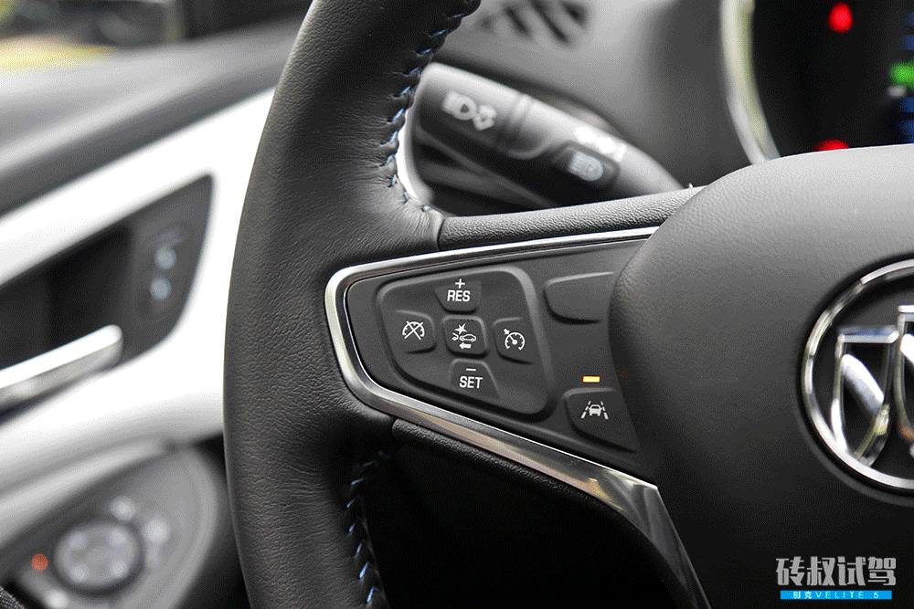 这款刚刚上市的新车，开一个月都不用加油