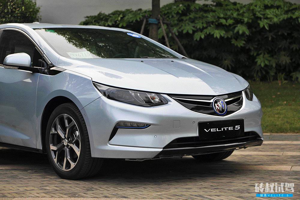 这款刚刚上市的新车，开一个月都不用加油