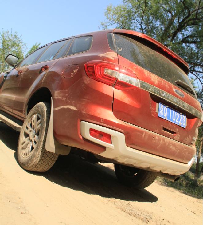 想要高大威猛的SUV？这车能和公交车平起平坐！