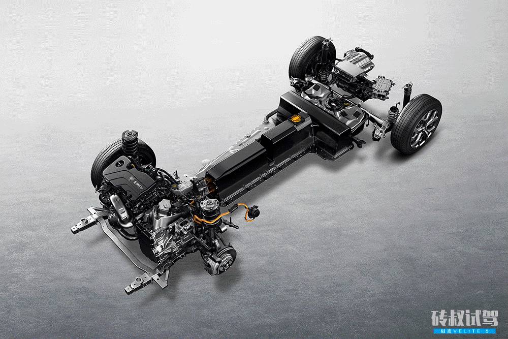 这款刚刚上市的新车，开一个月都不用加油