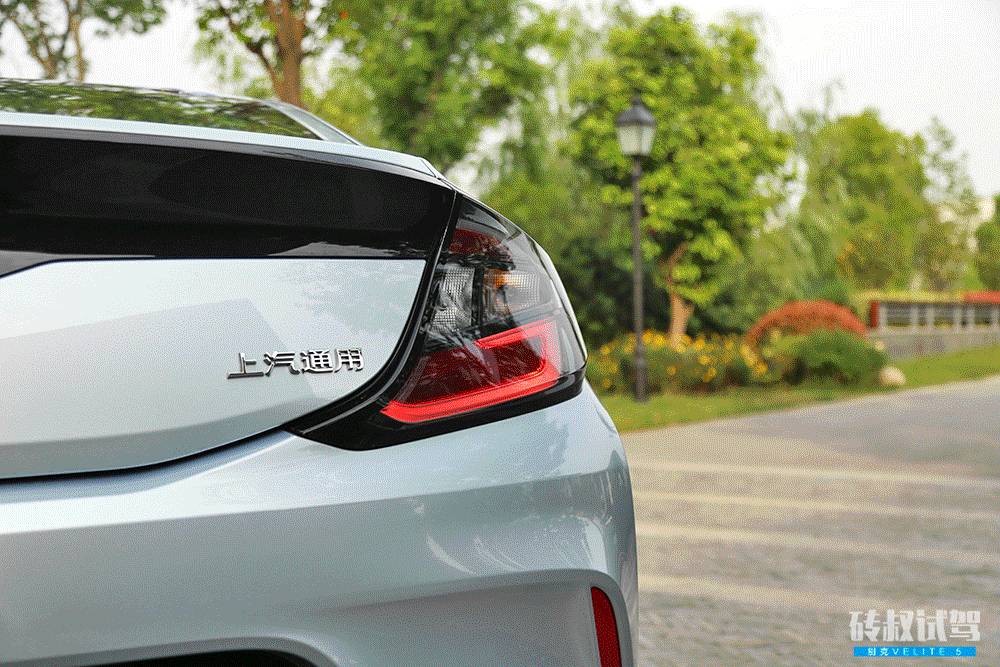 这款刚刚上市的新车，开一个月都不用加油