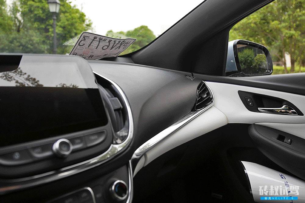 这款刚刚上市的新车，开一个月都不用加油