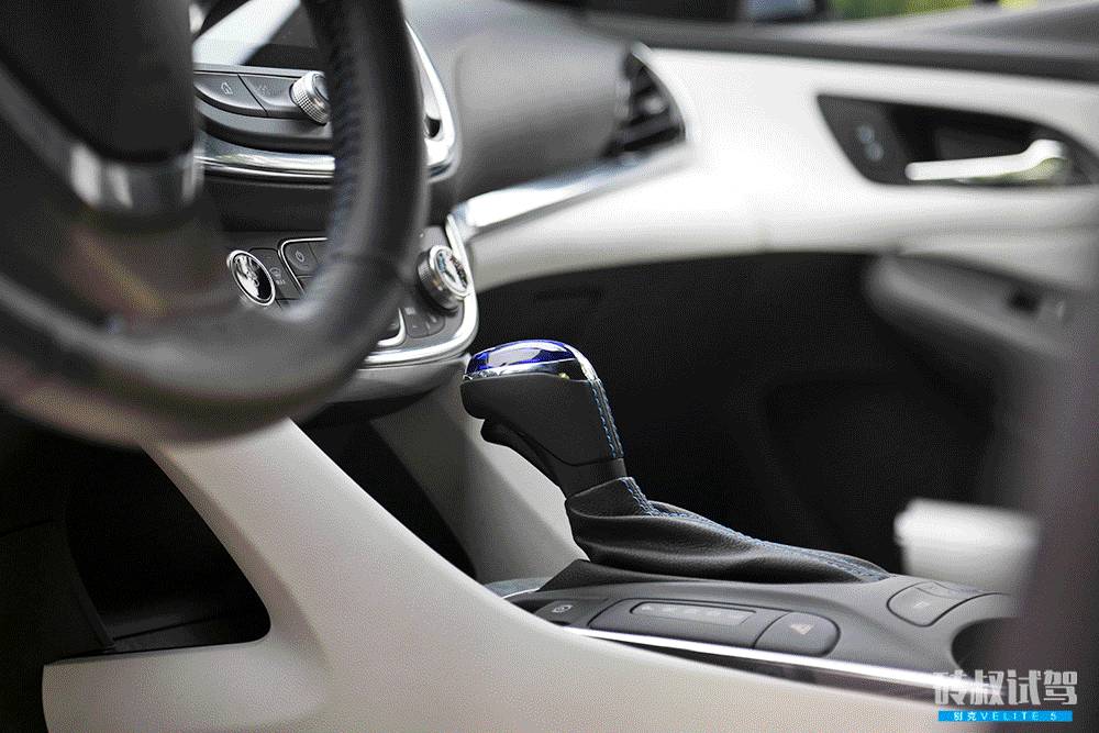 这款刚刚上市的新车，开一个月都不用加油