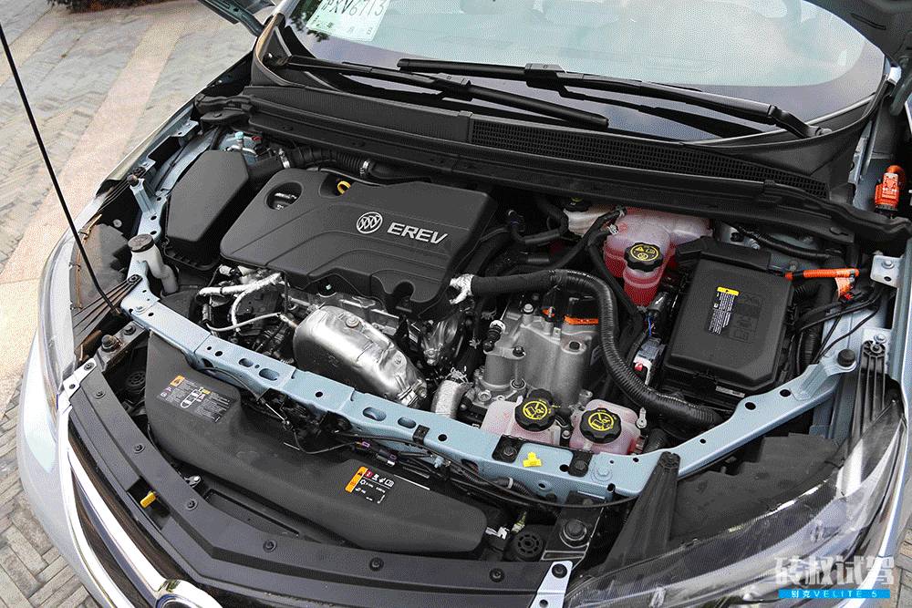 这款刚刚上市的新车，开一个月都不用加油