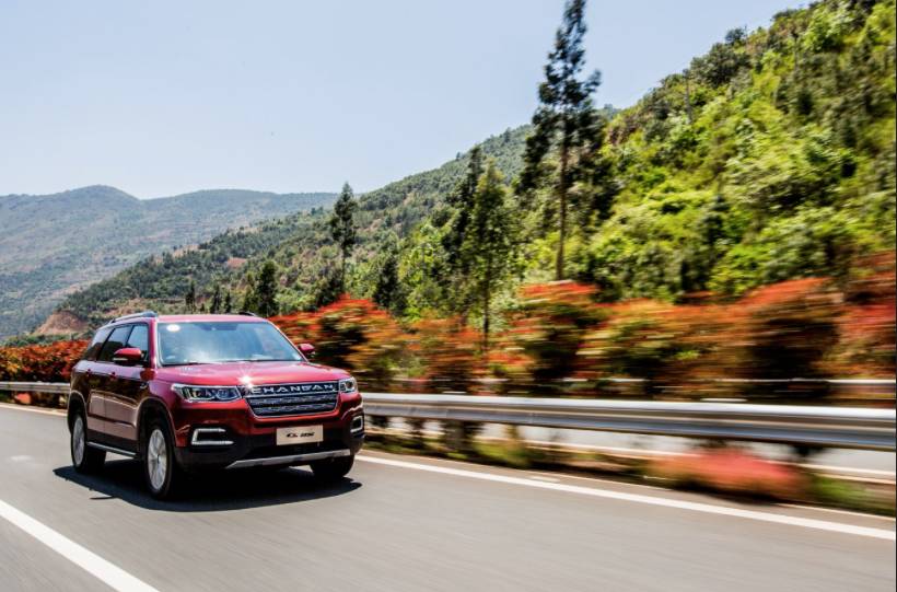 可随时调戏小安的CS95智领版、智尊版很旗舰