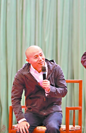 作家毕飞宇小说不好教村上难比莫言每年到广外教学生写小说