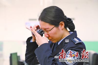 火眼金睛11年守好国门第一关|童华|边检|火眼金睛_新浪新闻