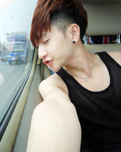 今天听到最多的一句话就是,啊?刘洲成不是gay吗? ?