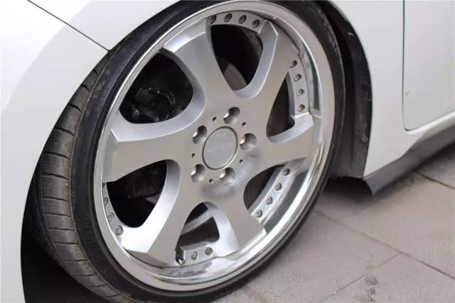 拿紧凑型车来玩低趴，丰田雷凌改装案例