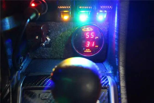 拿紧凑型车来玩低趴，丰田雷凌改装案例