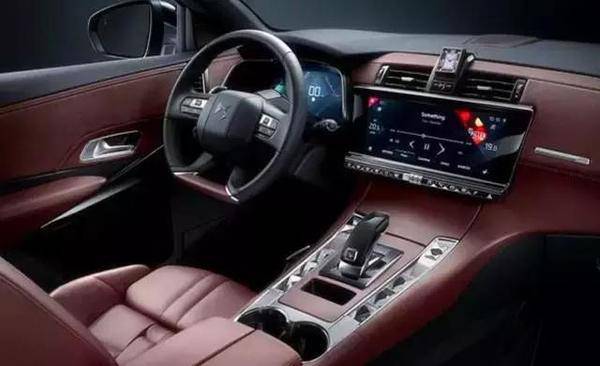 法国总统的哲学：找一部好车比找女朋友还难