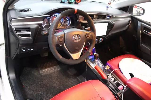 拿紧凑型车来玩低趴，丰田雷凌改装案例